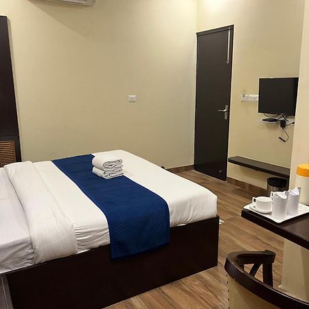 Hotel Mayur Palace Agra  Bagian luar foto