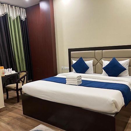 Hotel Mayur Palace Agra  Bagian luar foto